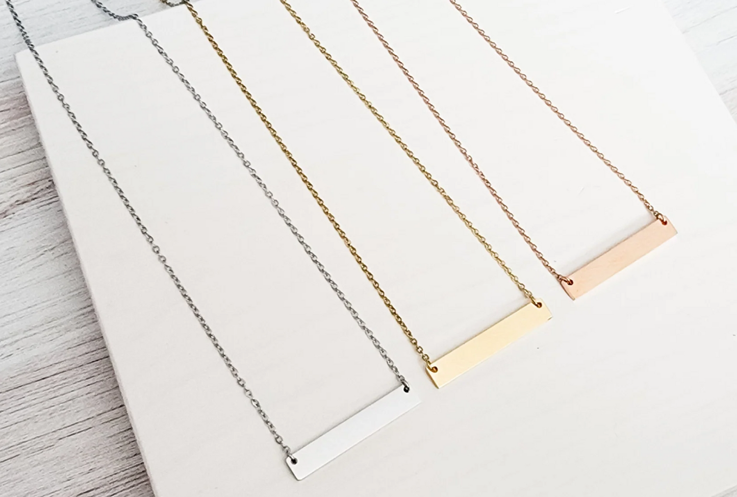 Horizontal bar necklace